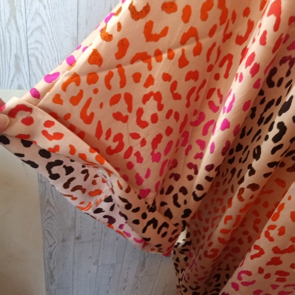 Emily Wonder Multicolor Leopard Print Top Bell Sleeve Women's Size 2X - Picture 4 of 9